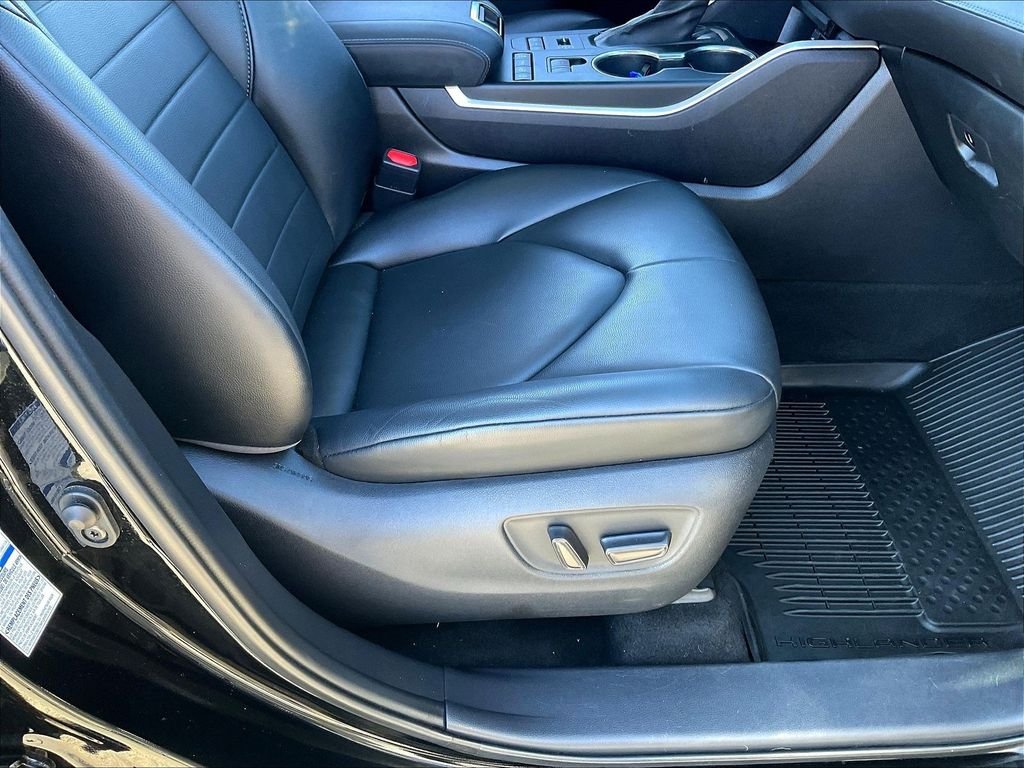 Used 2021 Black Toyota XLE image 38