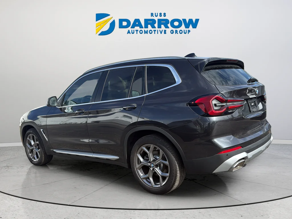 Used 2023 Gray BMW xDrive30i image 3
