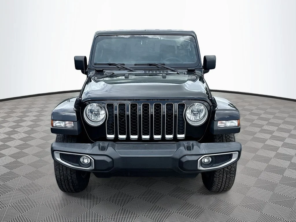 Used 2023 Black Jeep Overland image 2