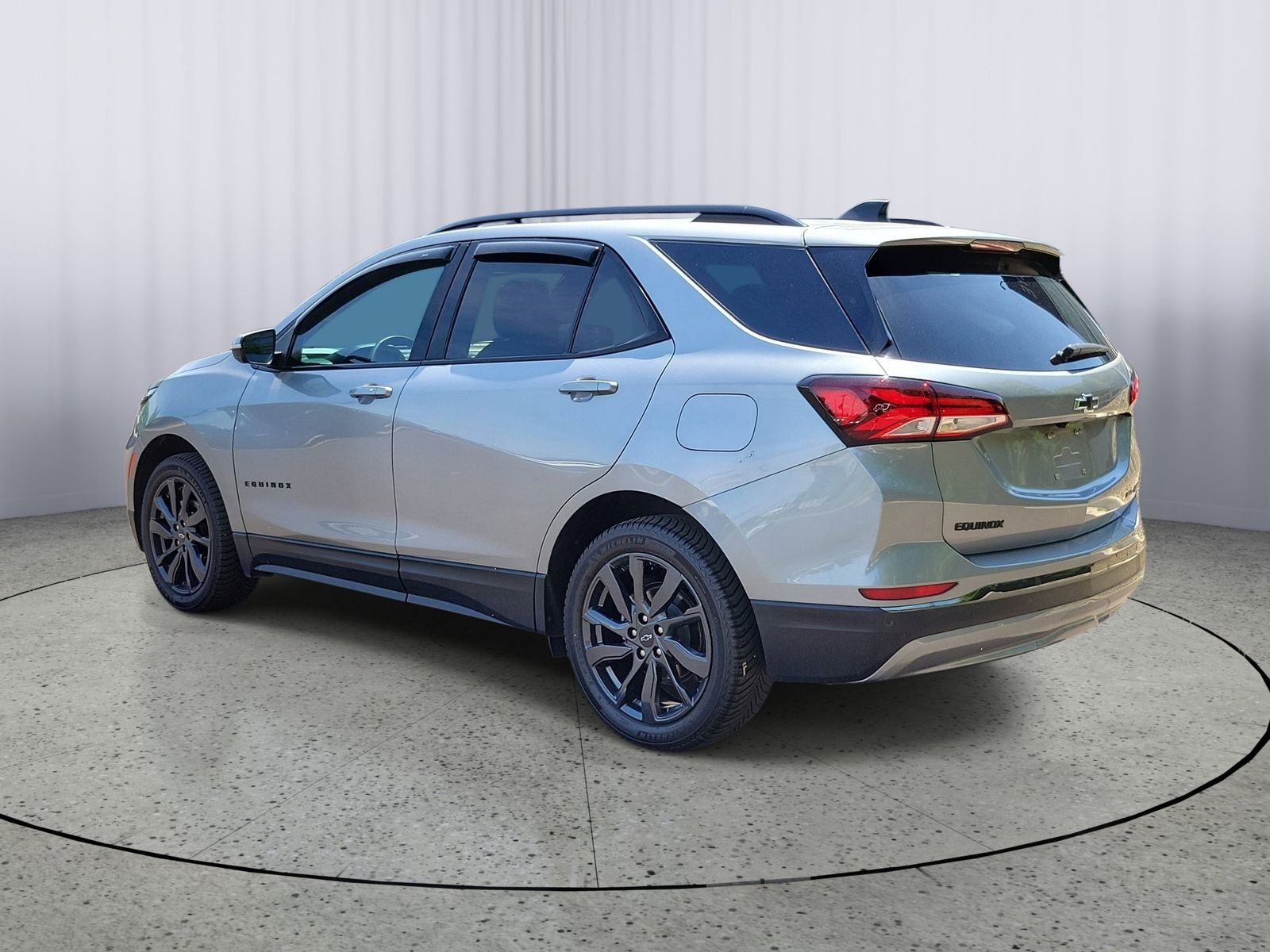 Used 2023 Gray Chevrolet RS image 4