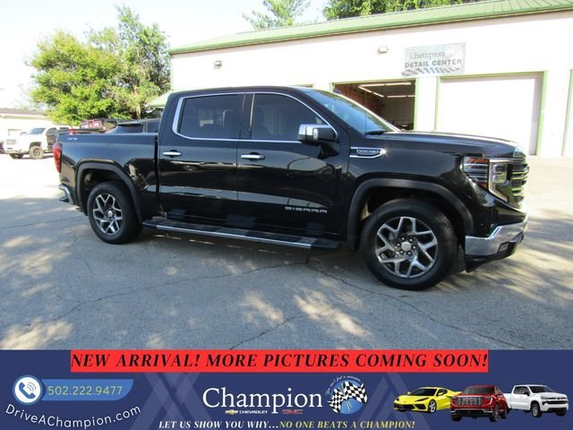 Used 2022 ONYX BLACK GMC SLT image 3