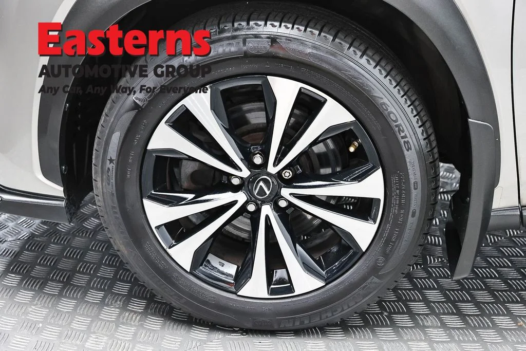 Used 2018 Silver Lexus 300 Base image 29