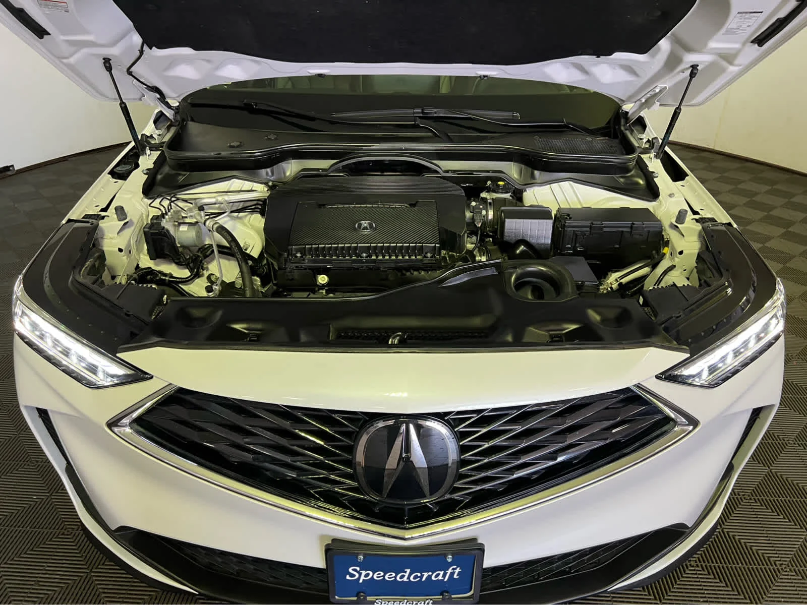Certified Used 2025 Platinum White Pearl Acura  image 34