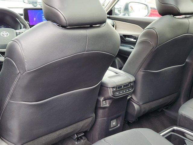 Certified Used 2024 WIND CHILL PEARL Toyota  image 25
