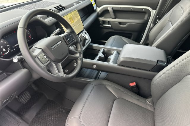 New 2026 Fuji White Land Rover X-Dynamic SE image 9