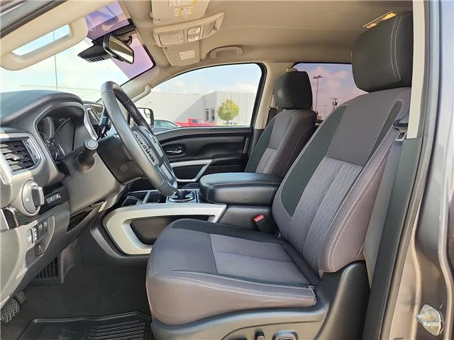 Used 2020 Gun Metallic Nissan SV (A9) 4x2 Crew Cab 5.5 ft. box 139.8 in. WB image 11