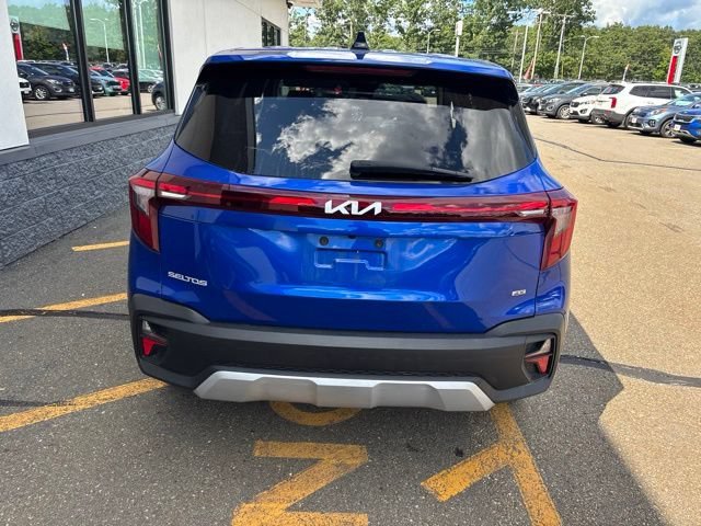 Used 2024 Neptune Blue Kia LX image 6