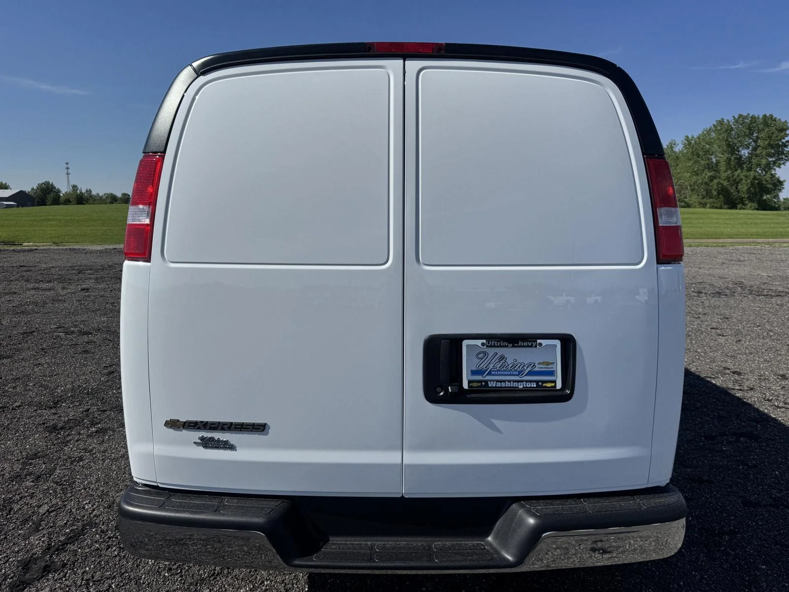 New 2026 Summit White Chevrolet WT image 2