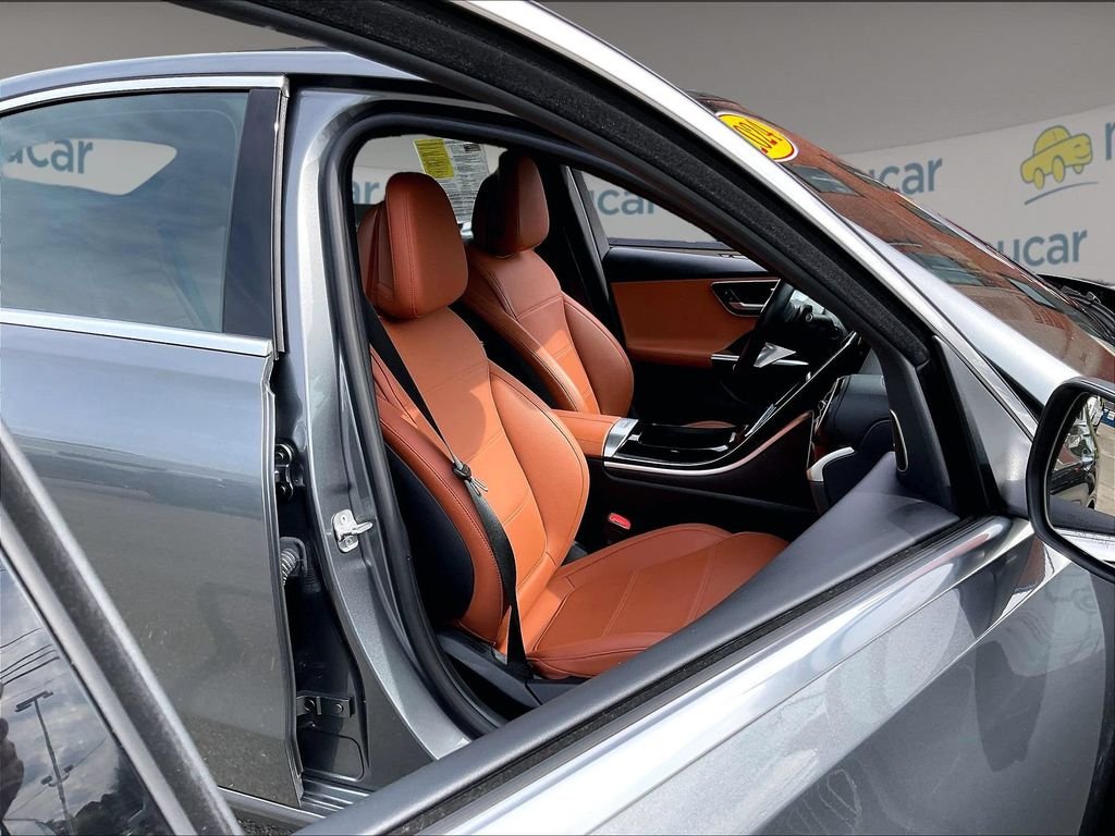 Used 2024 Gray Mercedes-Benz C 300 image 11