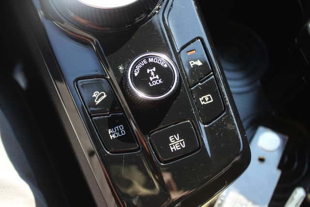 Used 2024 White Kia X-Line image 11