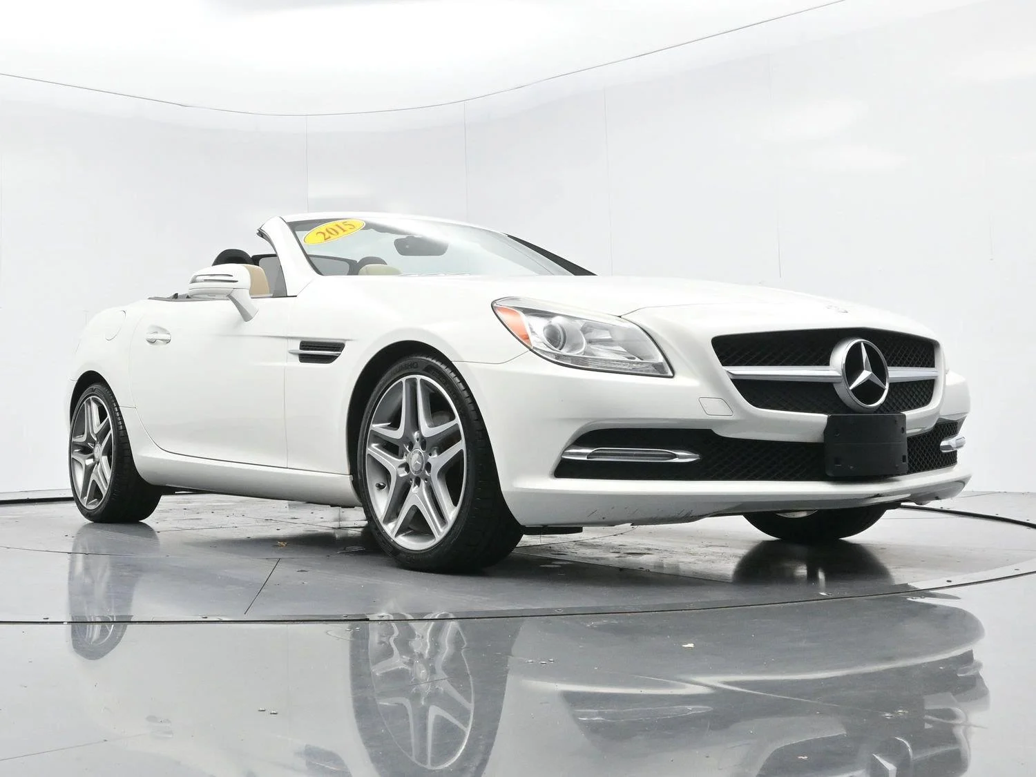 Used 2015 White Mercedes-Benz SLK 250 image 40