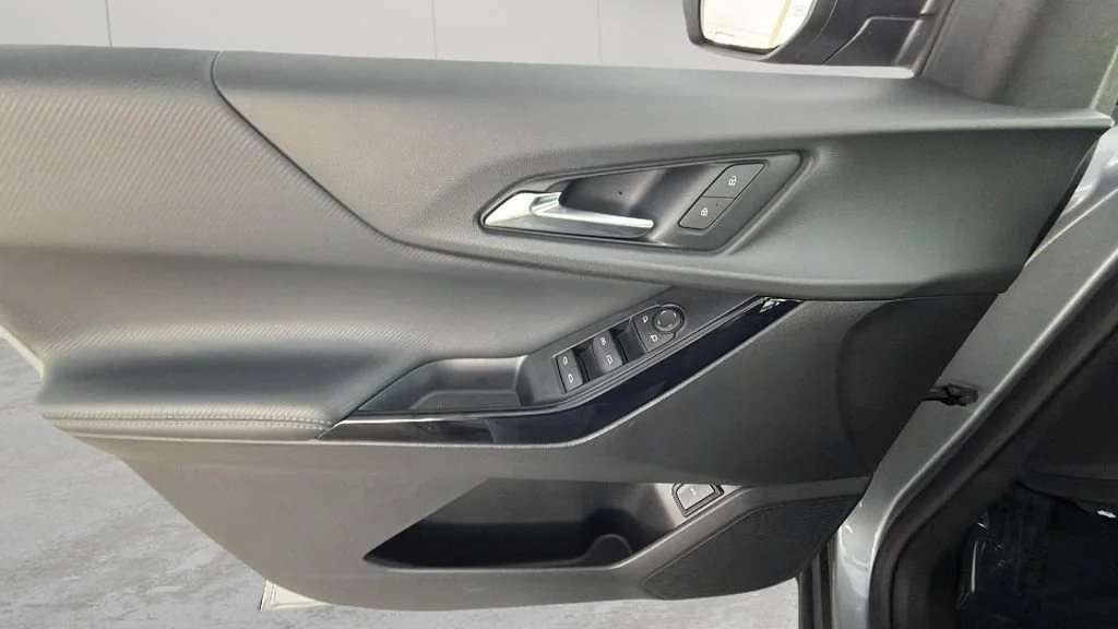 Used 2025 Sterling Gray Metallic Chevrolet LT image 25