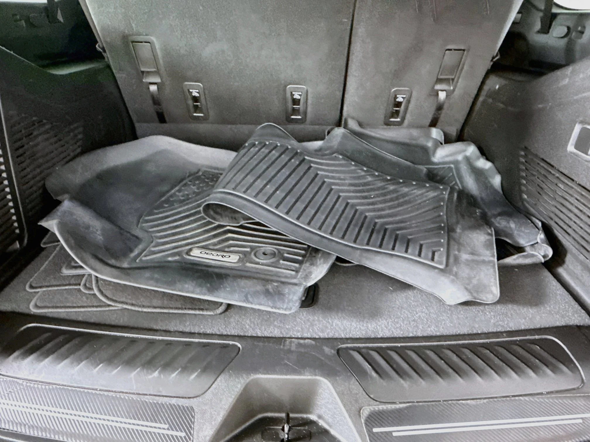 Used 2023 STERLING GRAY METALLIC Chevrolet LS image 27