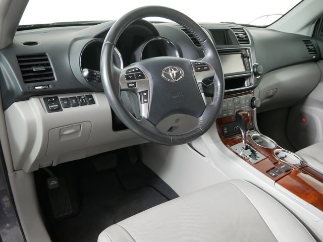 Used 2013 Magnetic Gray Metallic Toyota Limited image 11