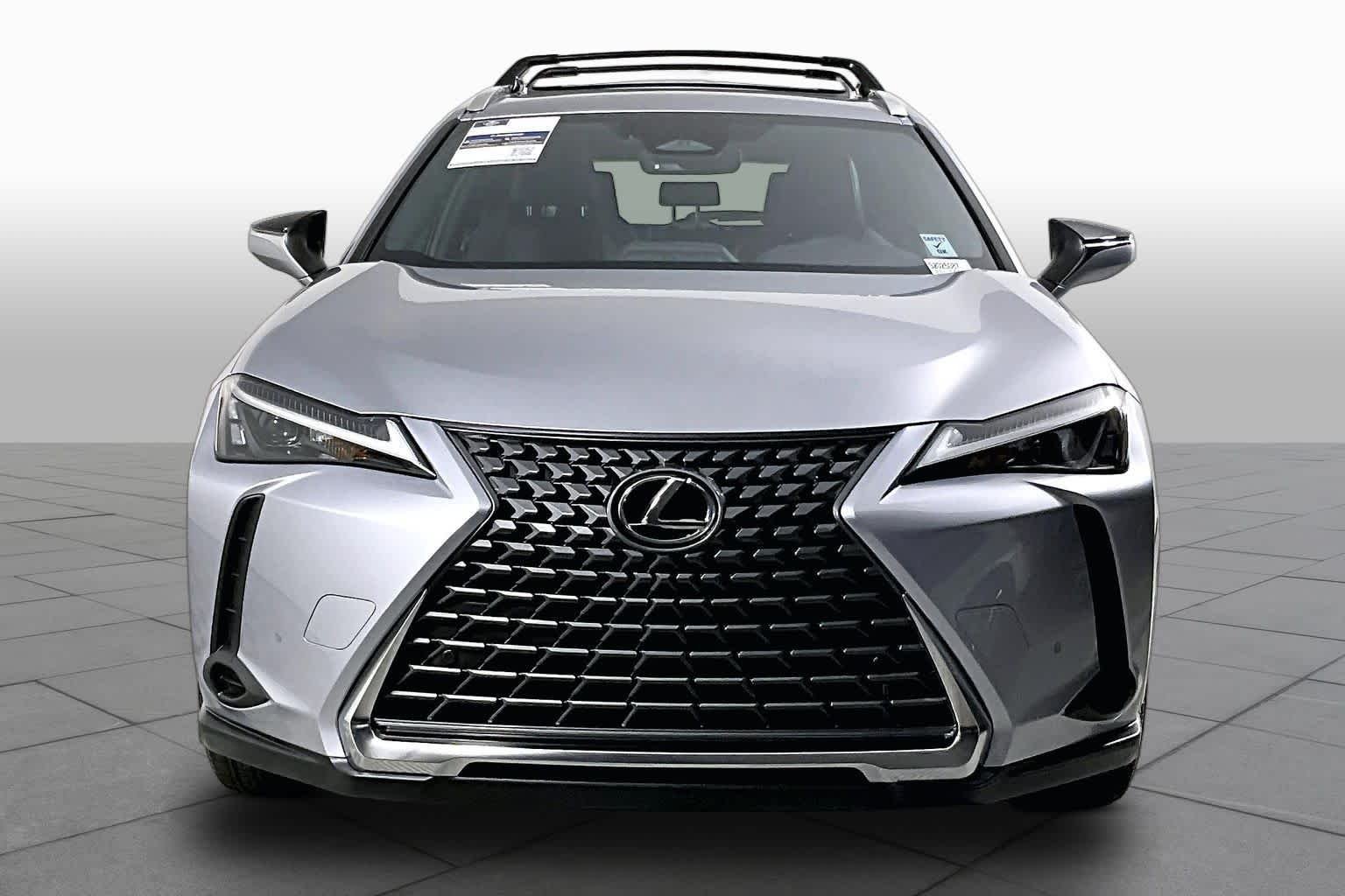 Used 2025 Iridium Lexus Premium image 3