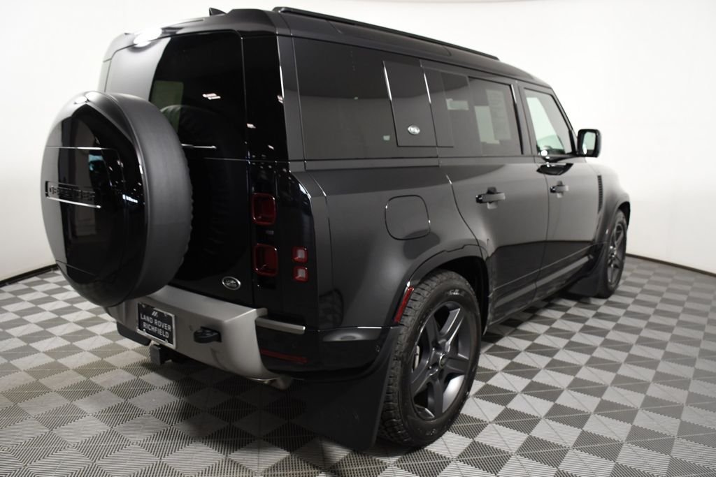 Used 2023 Santorini Black Metallic Land Rover X-Dynamic SE image 6