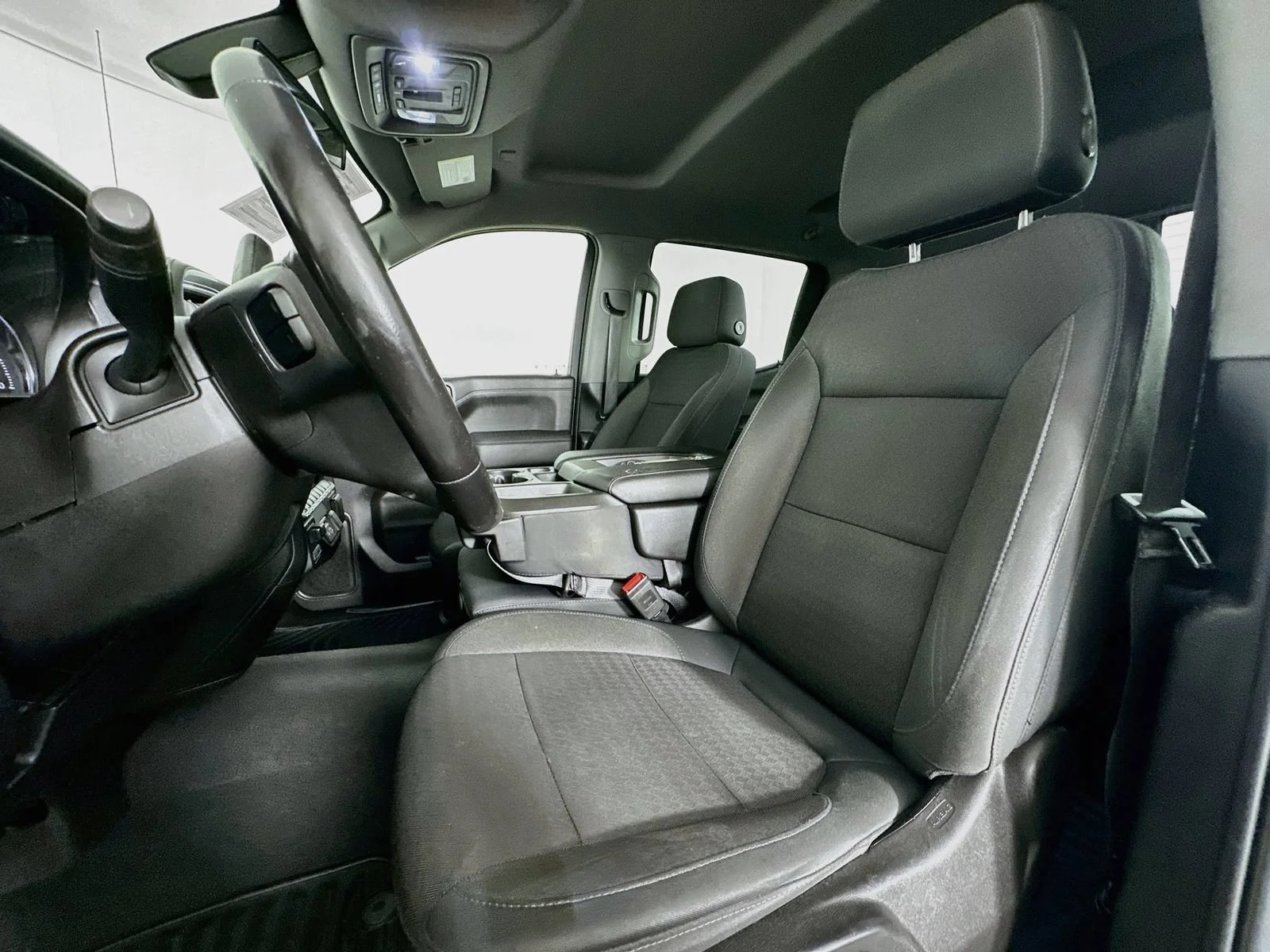 Used 2019 SUMMIT WHITE Chevrolet LT image 22