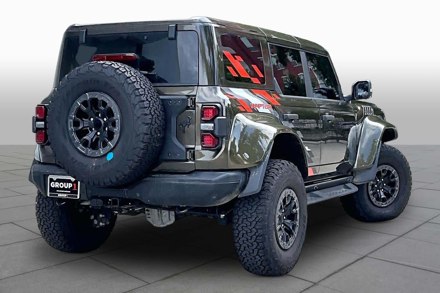 Used 2025 Shelter Green Metallic Ford Raptor image 23