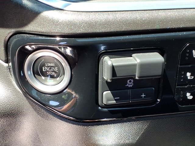 Used 2024 Black Chevrolet High Country image 26