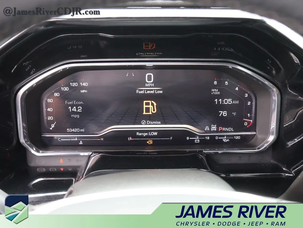 Used 2025 Silver GMC SLT image 28