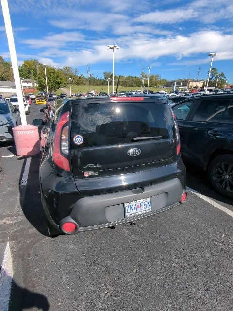 Used 2015 Black Kia Plus image 8