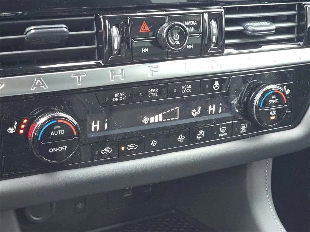 New 2026 Everest White Pearl TriCoat Nissan SL image 14