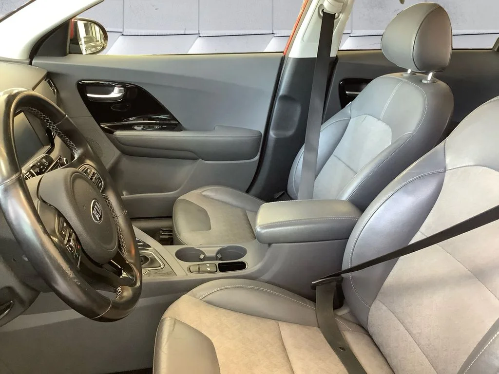 Used 2018 Red Kia EX image 7