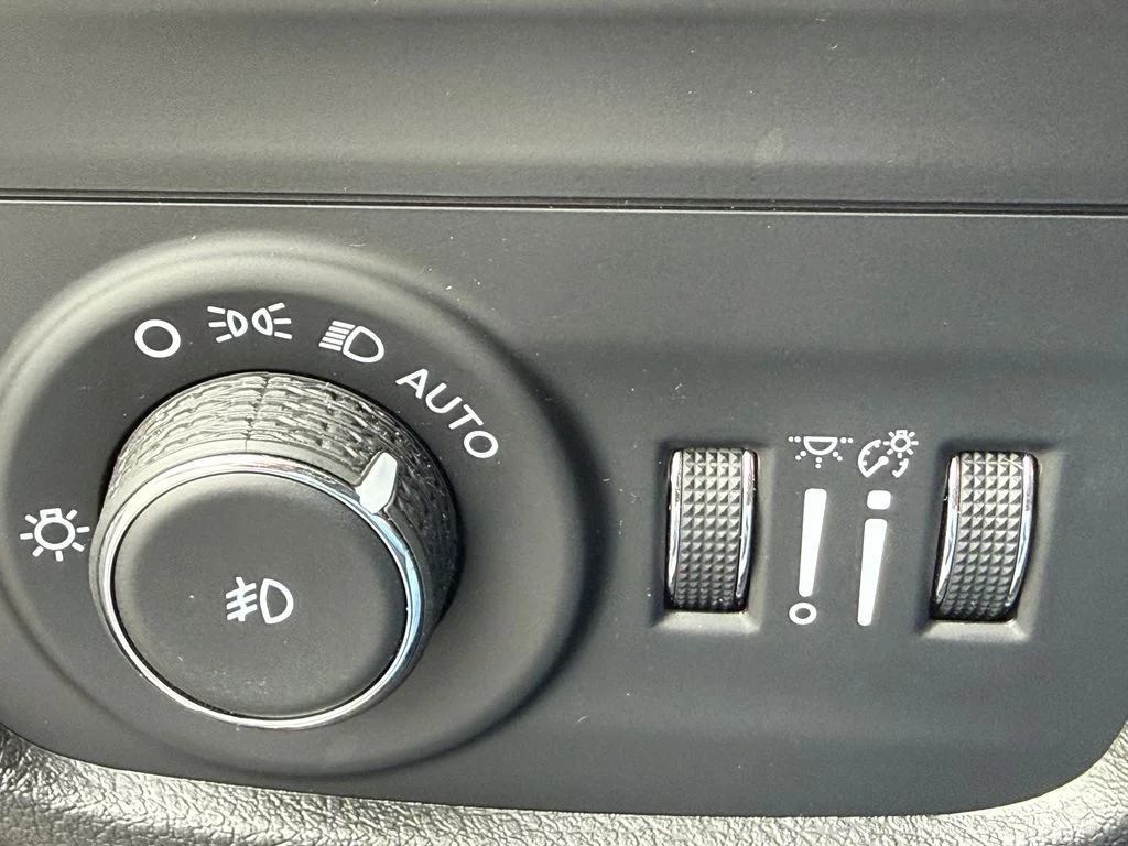 Used 2022 Gray Jeep Limited image 19