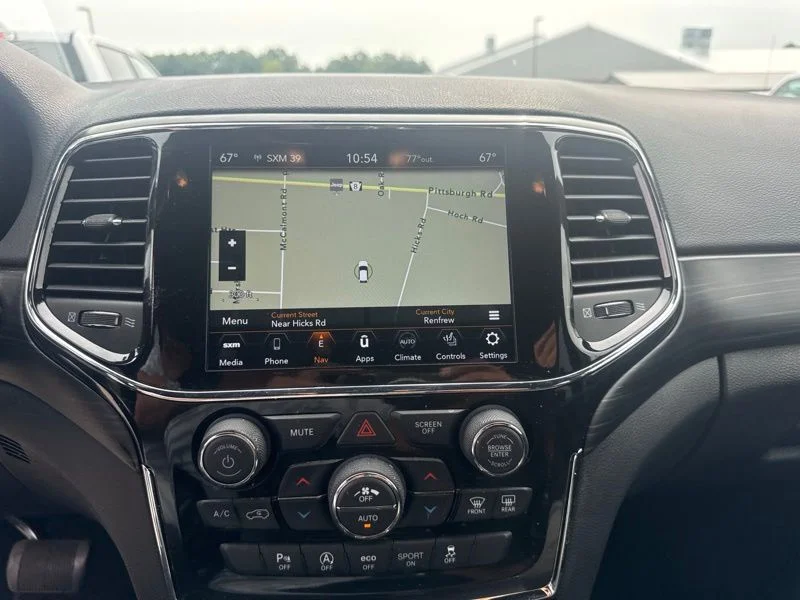 Used 2022 Black Jeep Laredo E image 9