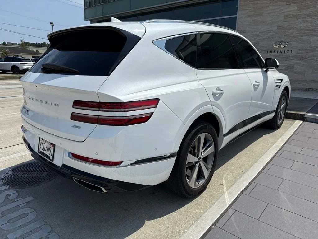 Used 2021 White Genesis 2.5T image 3