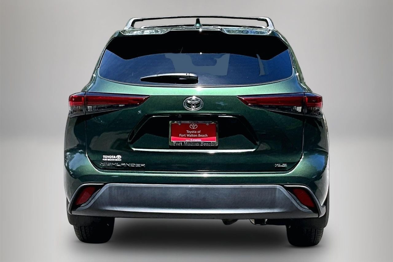 Used 2023  Toyota XLE image 6