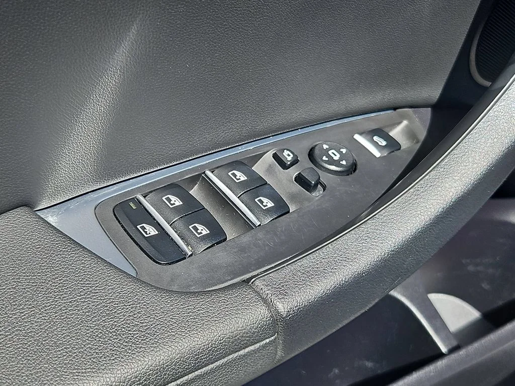 Used 2019 Phytonic Blue Metallic BMW xDrive30i image 11