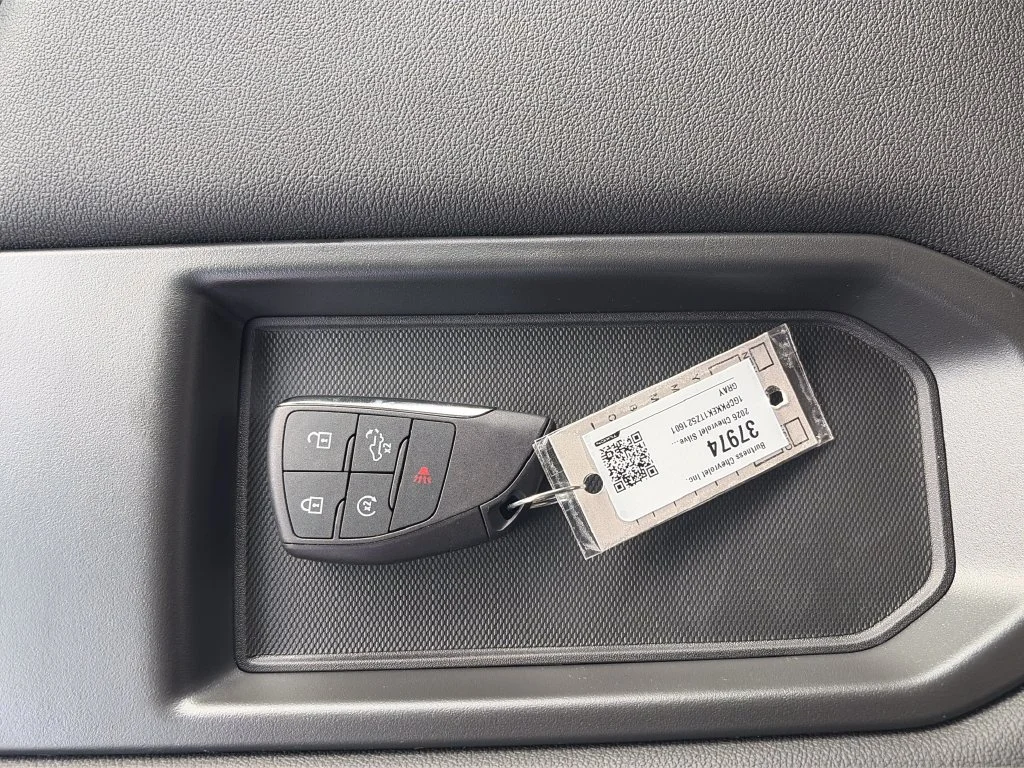 New 2026 Sterling Gray Metallic Chevrolet LT (2FL) image 22