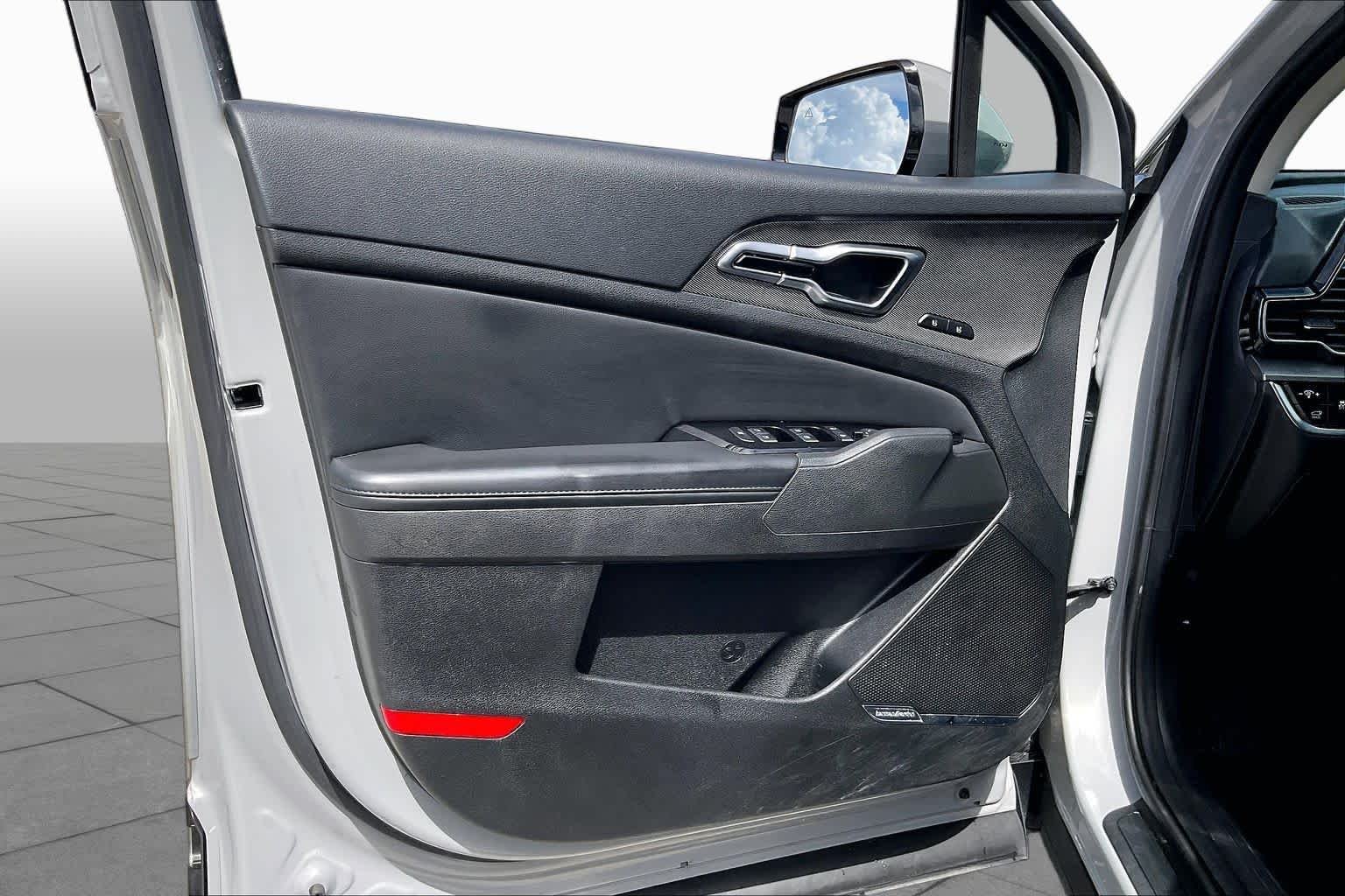 Used 2023 Wolf Gray Kia SX-Prestige image 22