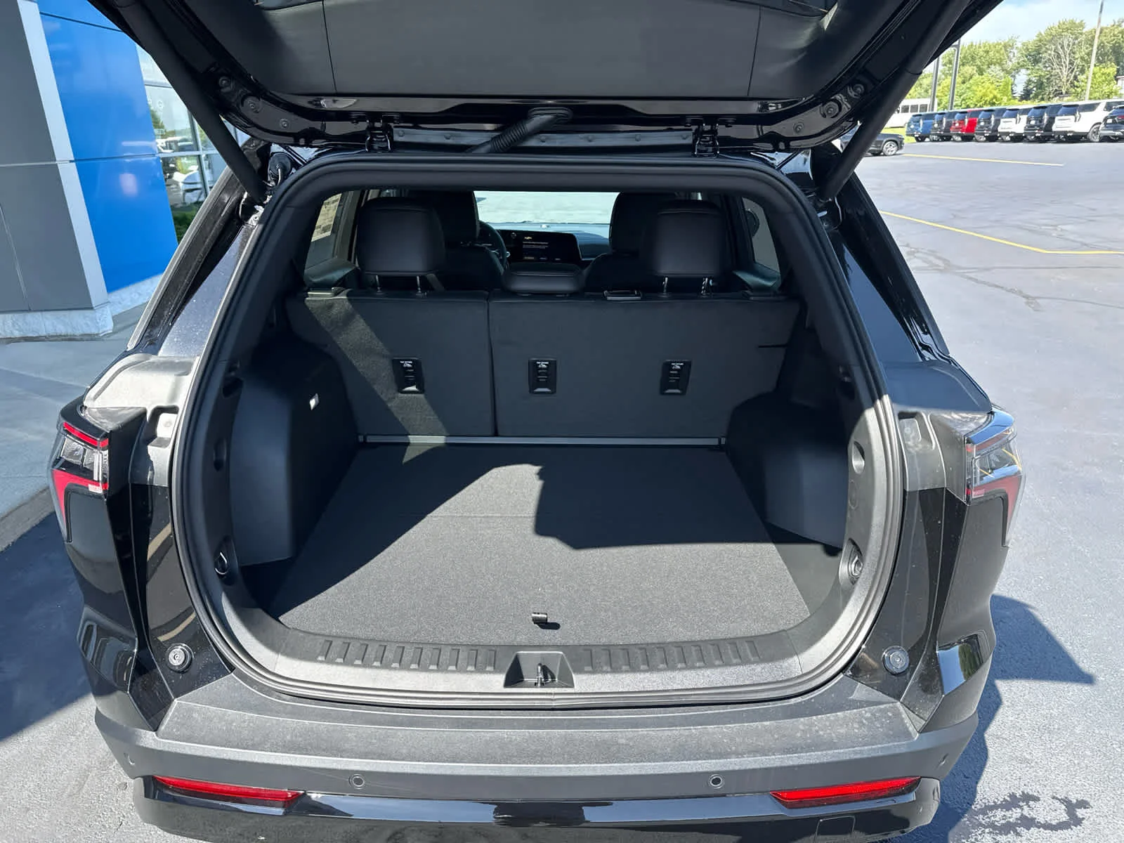 2027 Chevrolet Equinox RS - Photo 4