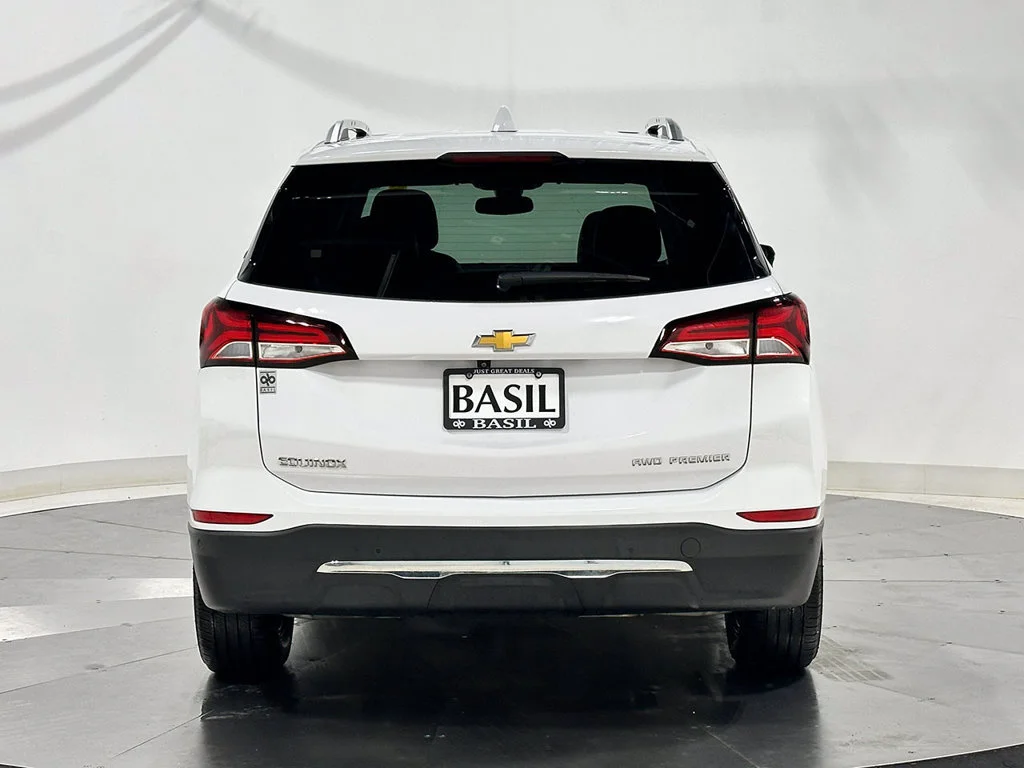 Used 2024 Summit White Chevrolet Premier image 12