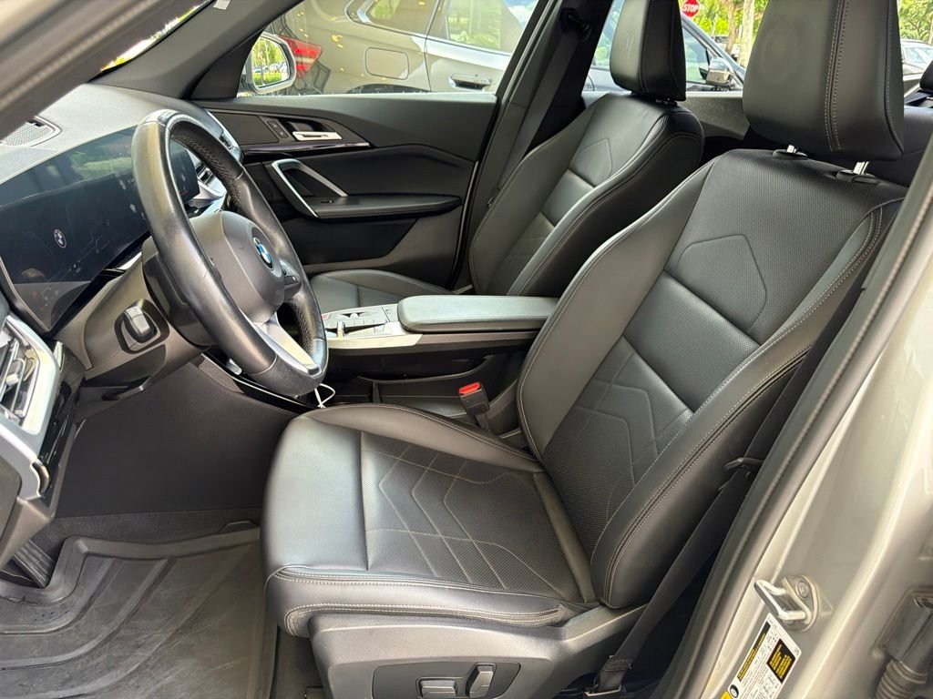Certified Used 2023 Space Silver Metallic BMW xDrive28i image 2