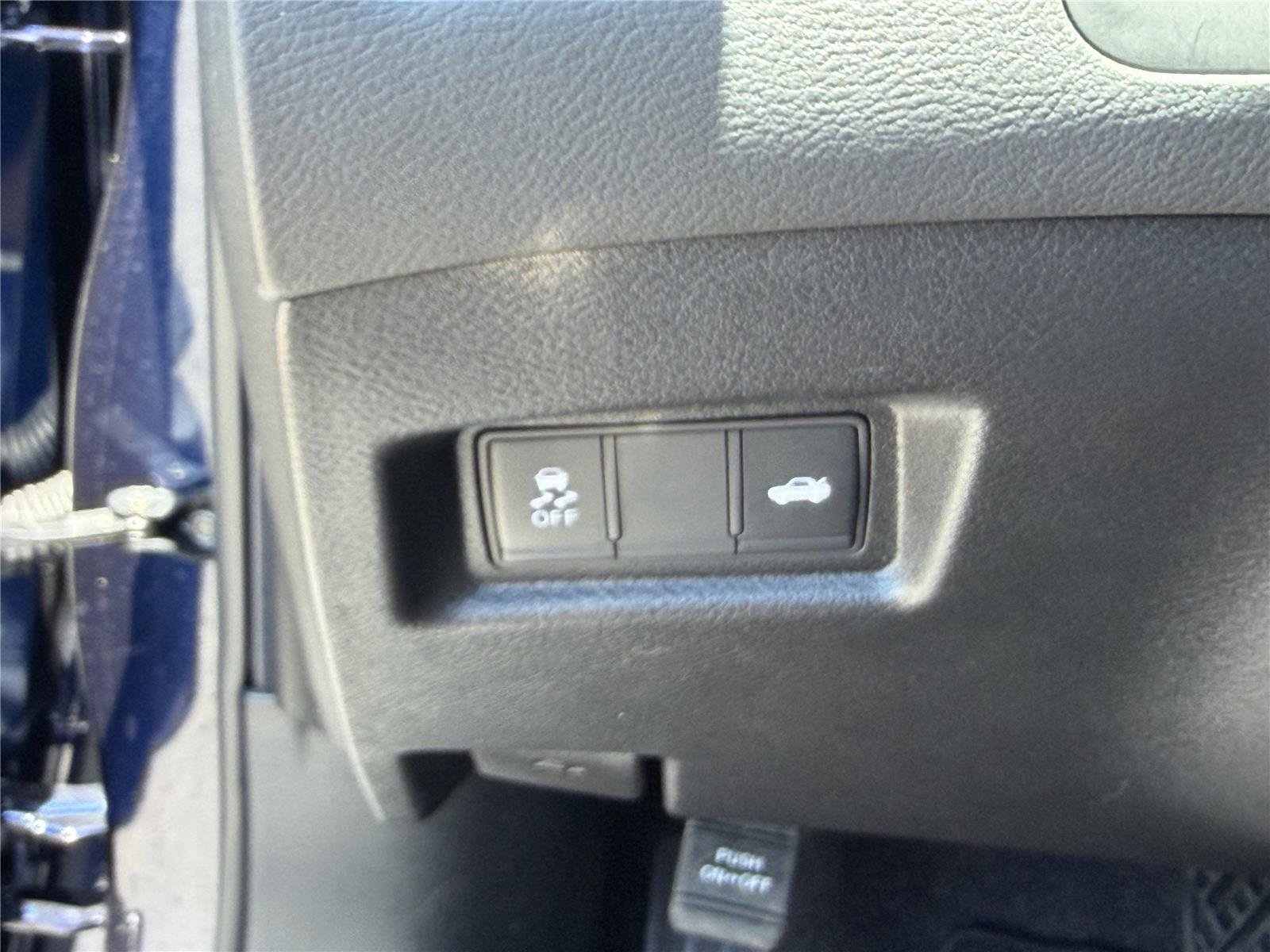 Used 2023 Grand Blue INFINITI LUXE image 17