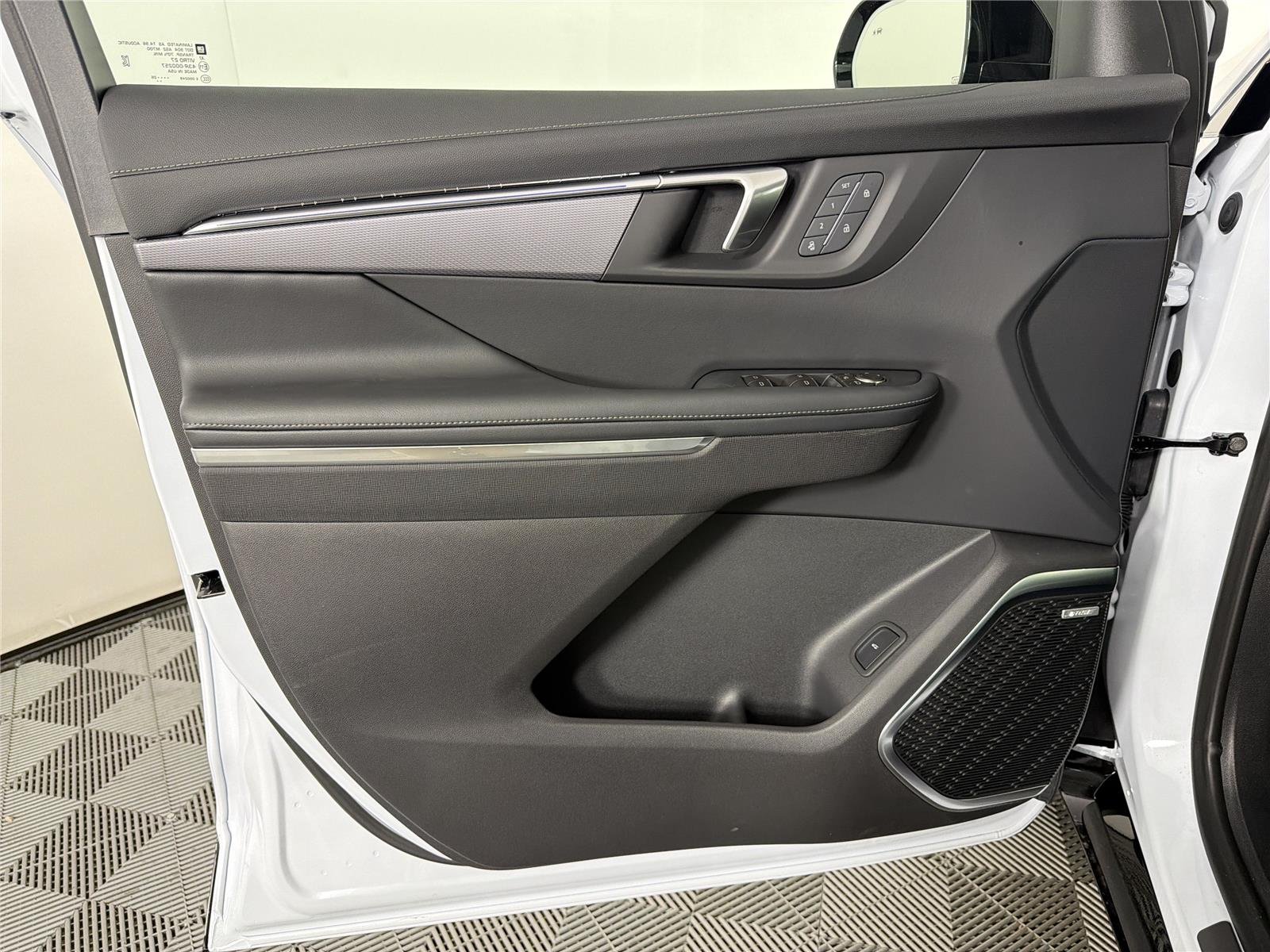 New 2026 Iridescent White Tricoat Buick Sport Touring image 8