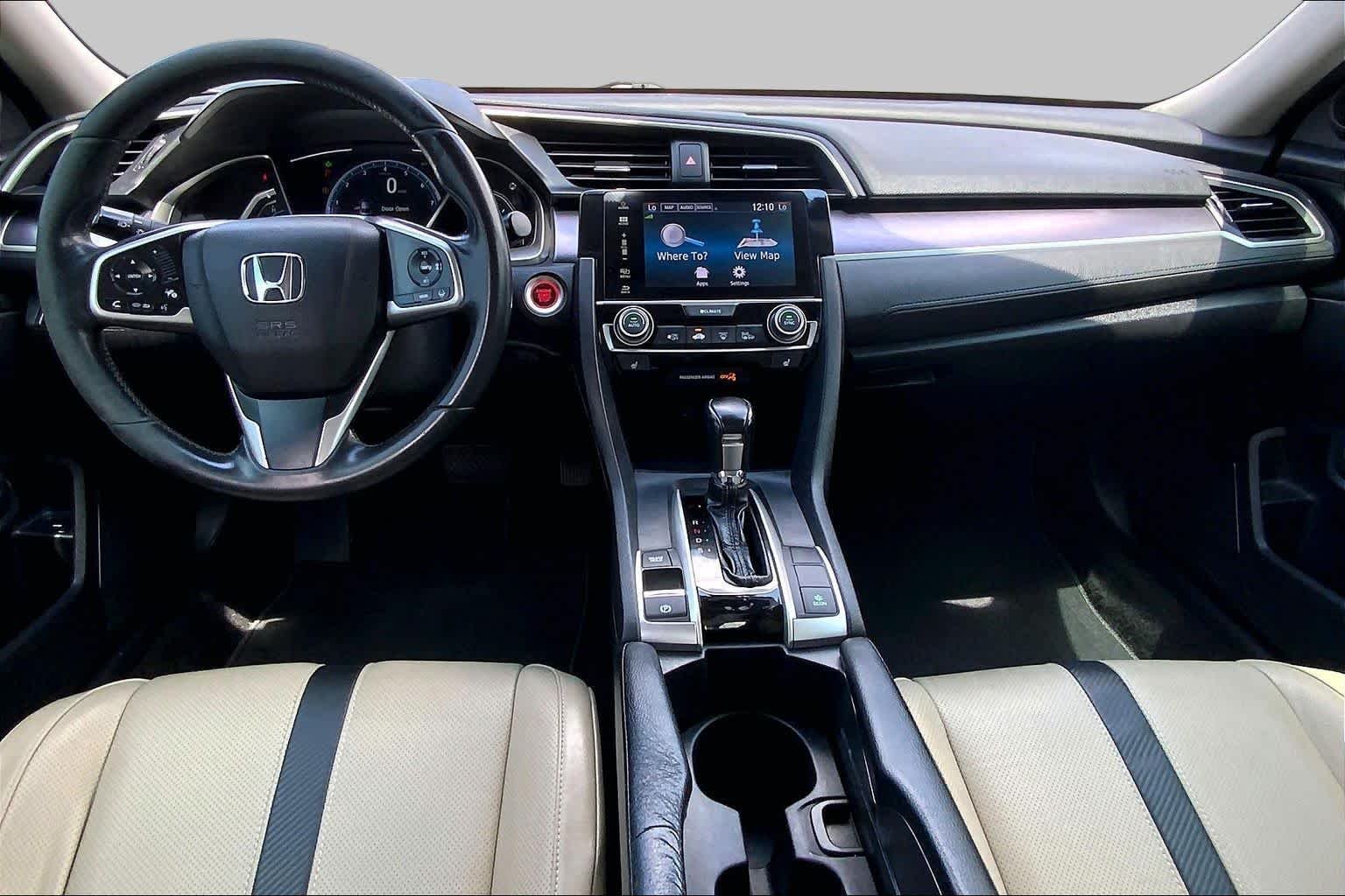 Used 2017 Lunar Silver Metallic Honda Touring image 12