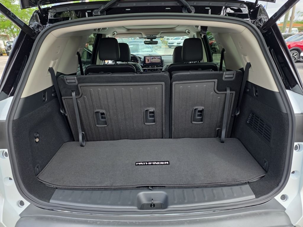 New 2026 Nissan Pathfinder Platinum 4D Sport Utility