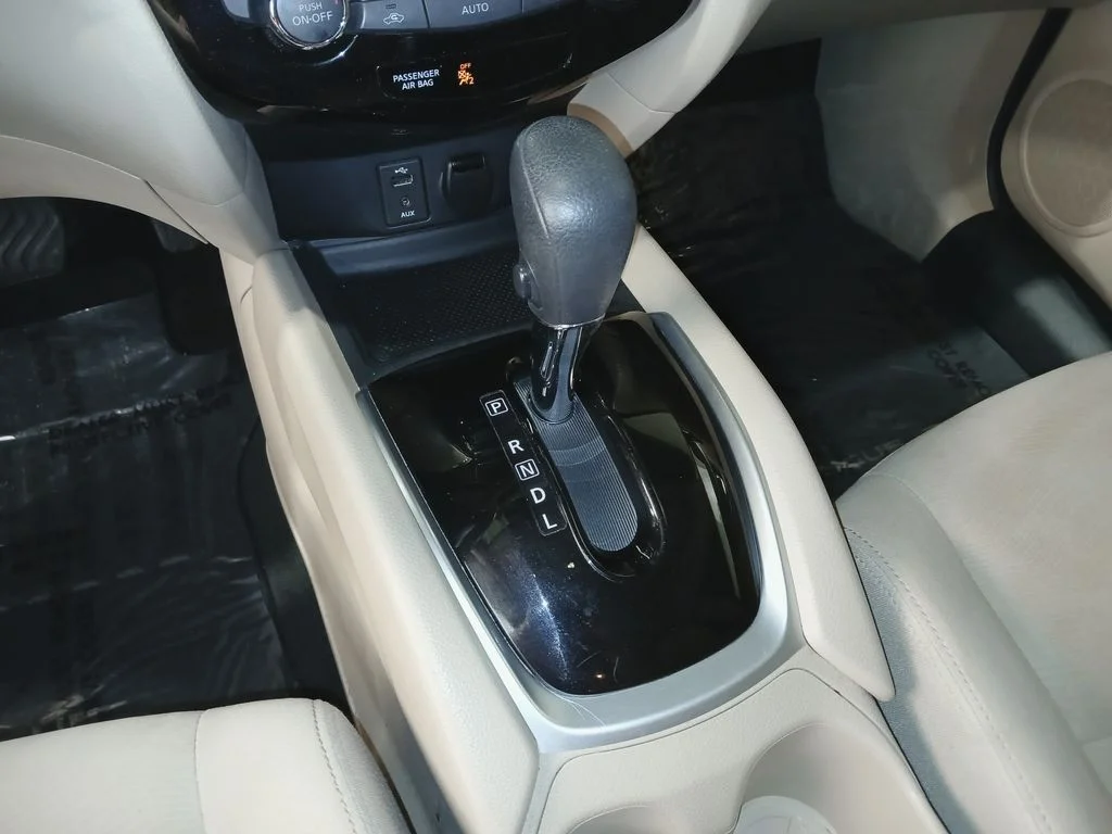 Used 2016 Red Nissan SV image 19