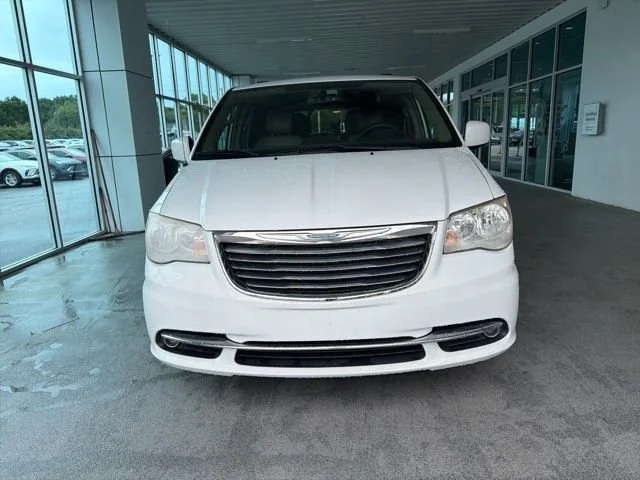 Used 2016 Bright White Clearcoat Chrysler Touring image 2