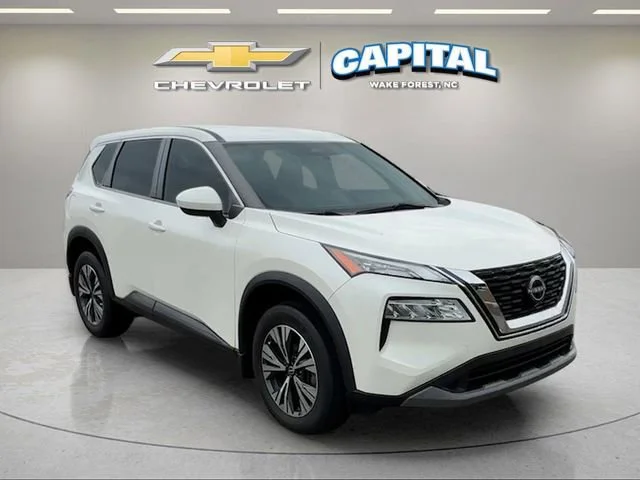 Used 2023 White Nissan SV FWD image 7
