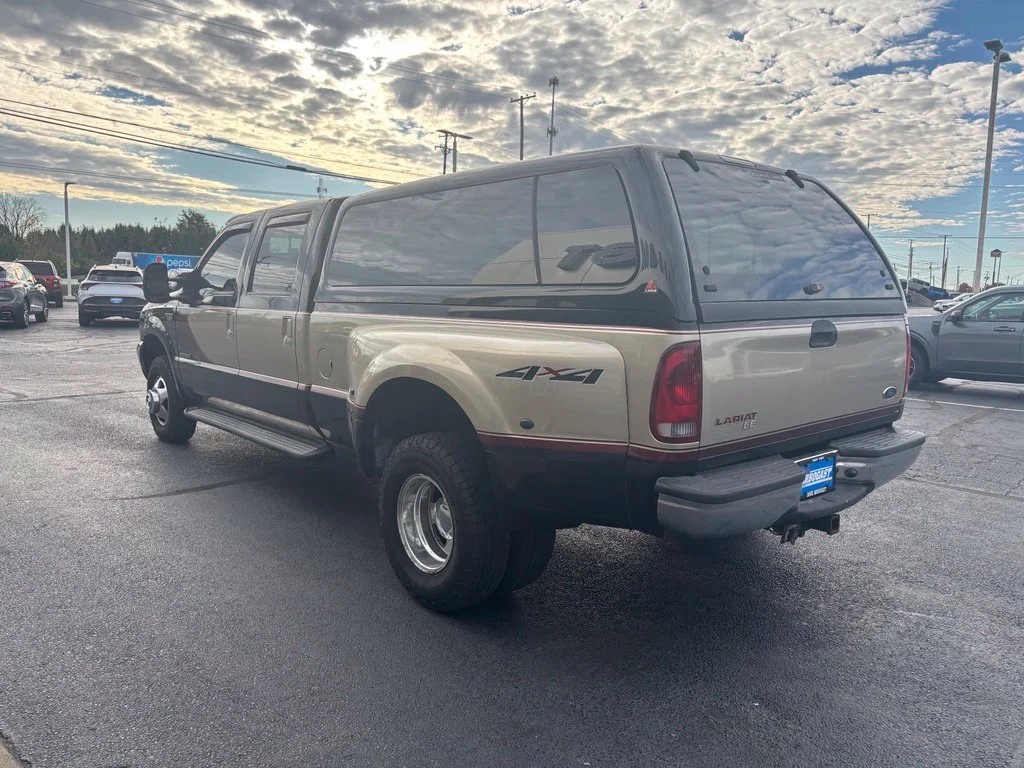 Used 2000  Ford Lariat image 7