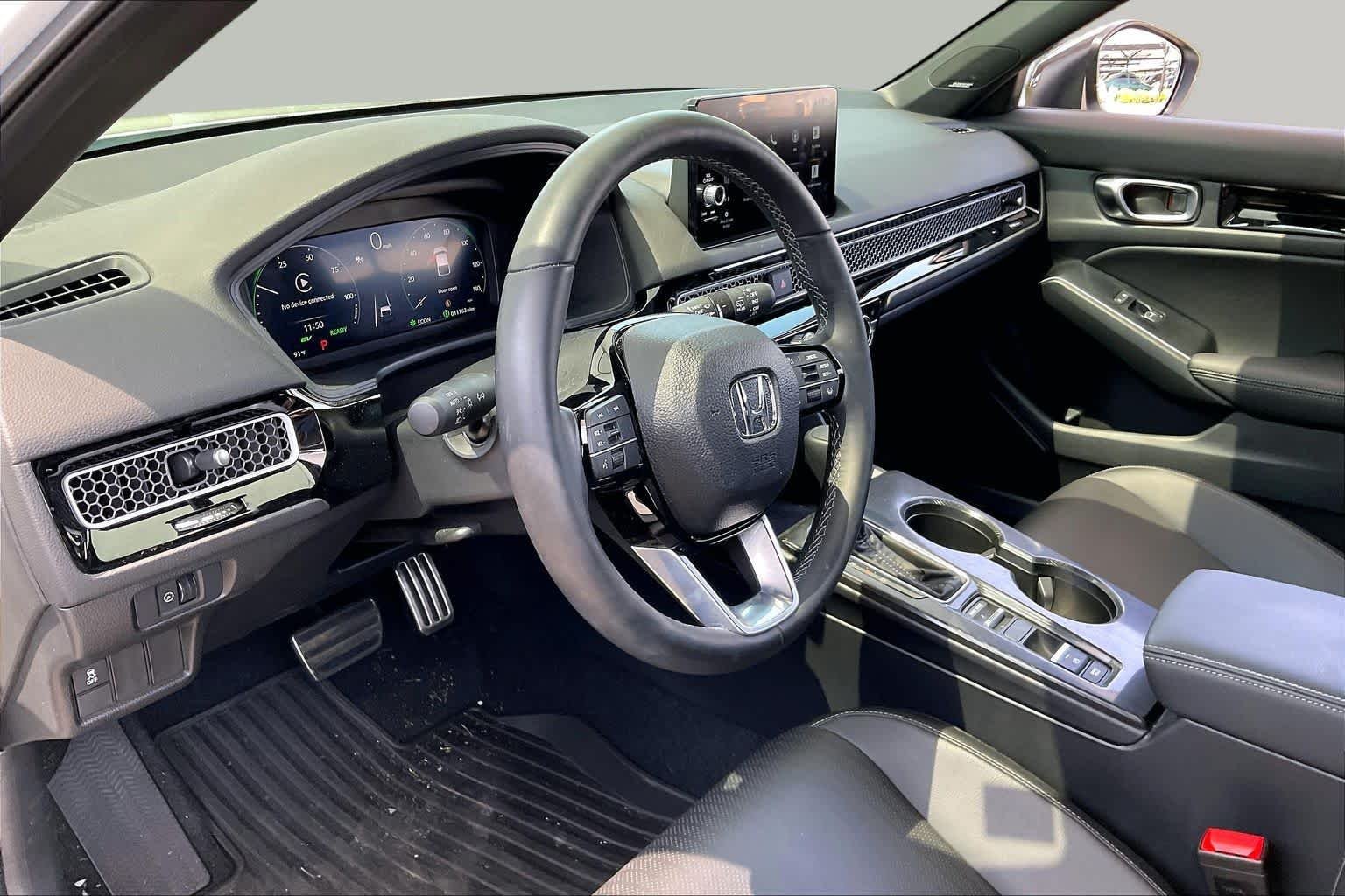 Used 2025 Platinum White Pearl Honda Sport Touring image 18