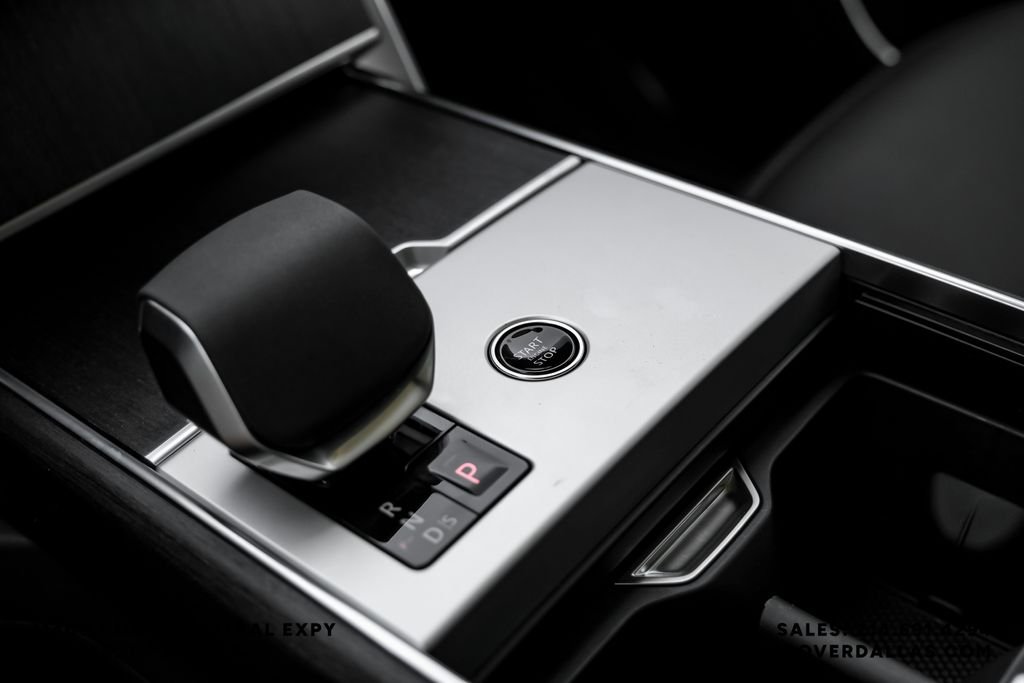 New 2026 1le Land Rover SE image 17