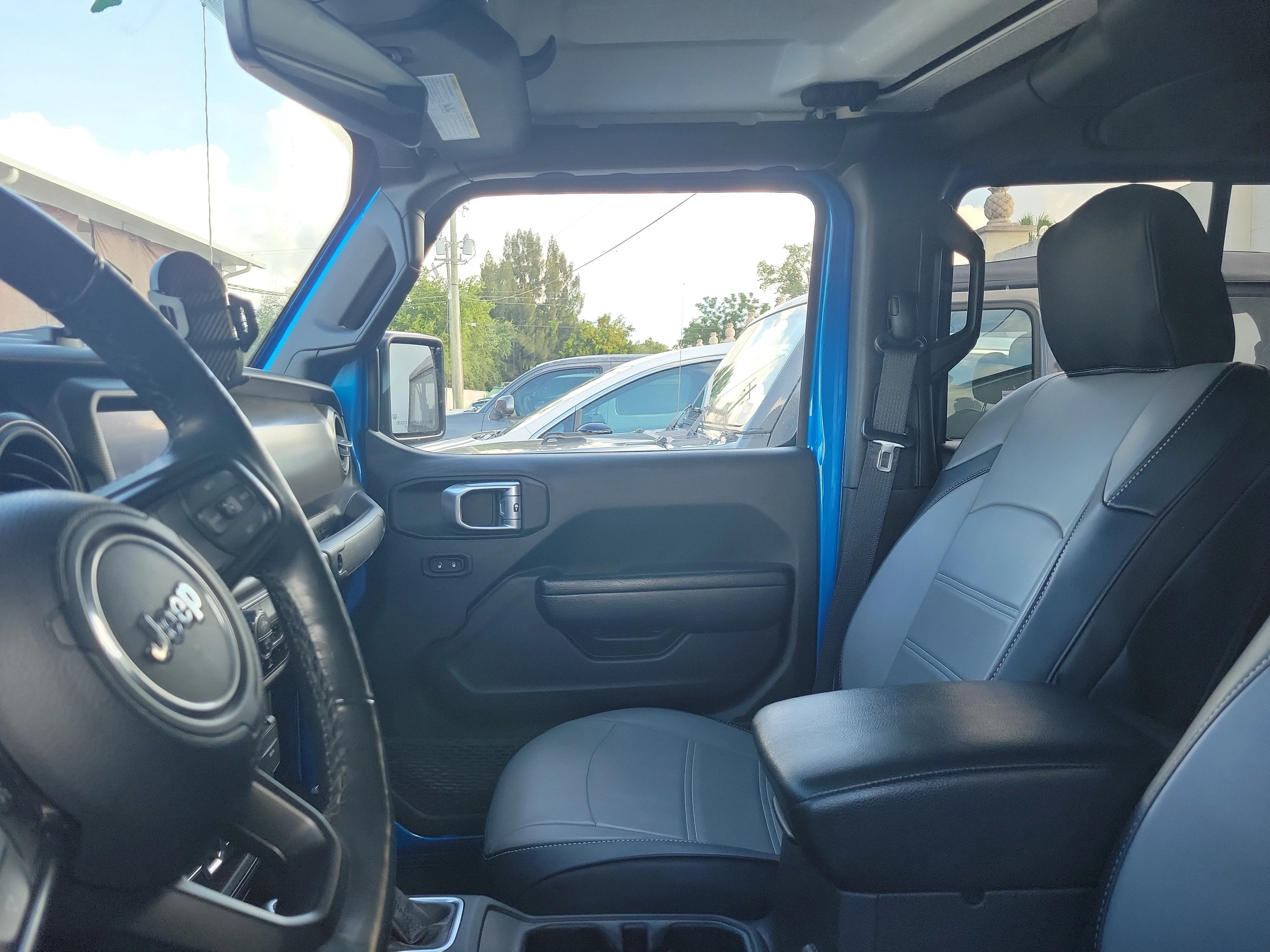 Used 2023 Hydro Blue Pearlcoat Jeep Sport S image 7