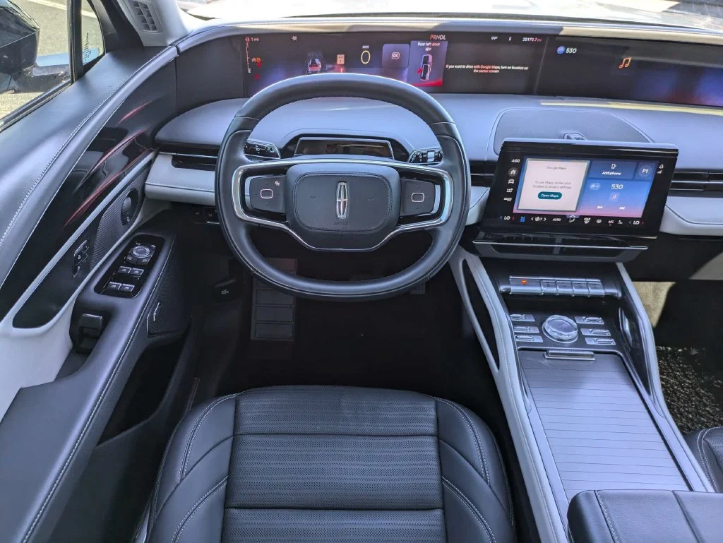 Used 2025 Blue Lincoln Reserve image 17