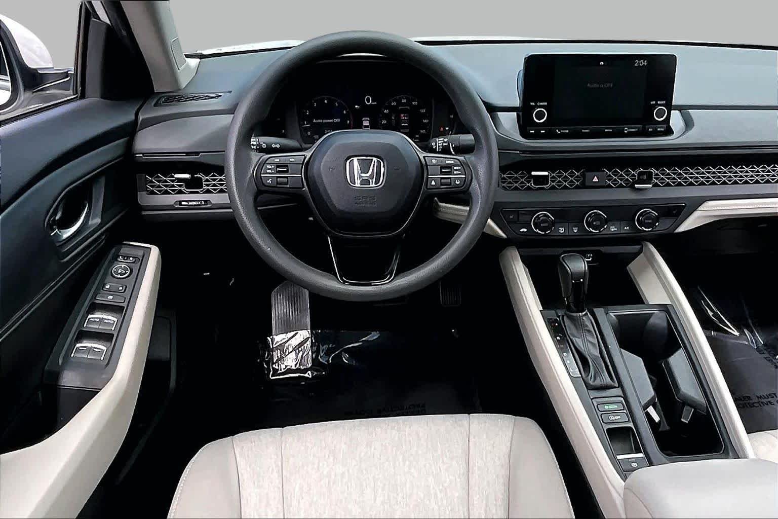 Used 2024 Platinum White Pearl Honda EX image 6